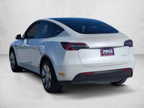 Used 2022 Tesla Model Y Long Range image 8