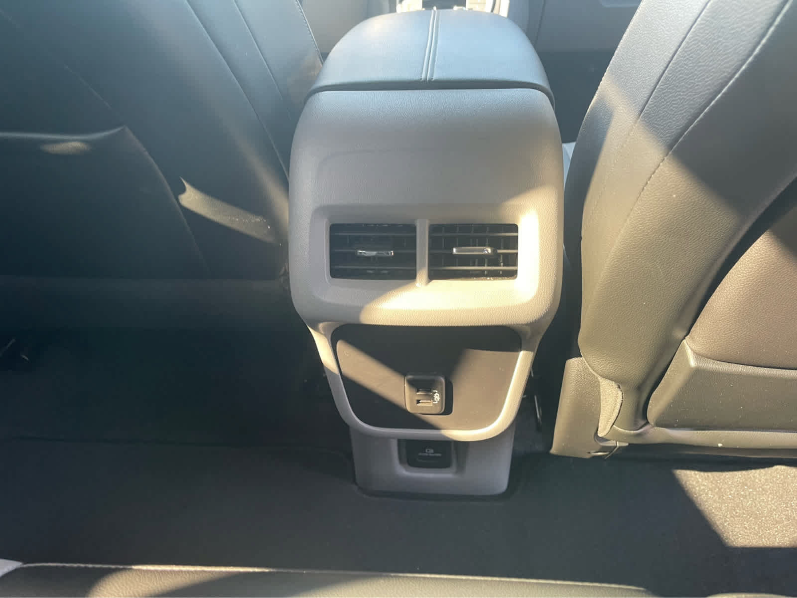 Used 2024 GMC Terrain SLT w/ Tech Package FWD image 26