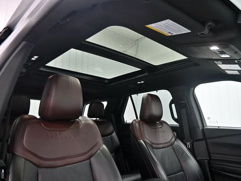 Used 2020 Ford Explorer Platinum AWD/4WD image 28