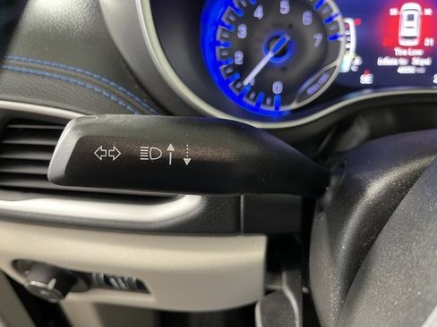 Used 2021 Chrysler Pacifica Touring-L image 22