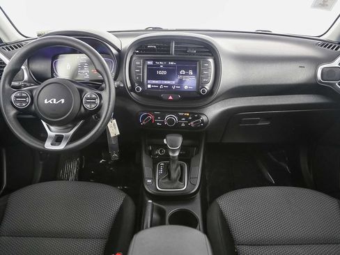 Used 2023 Kia Soul LX image 11