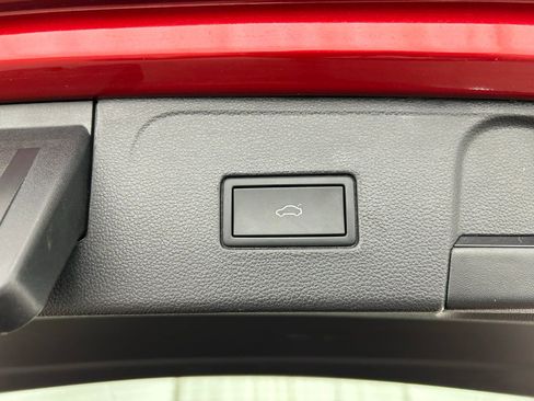 Used 2023 Volkswagen Atlas SE image 39