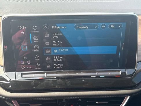 Used 2025 Volkswagen Atlas SE FWD image 21