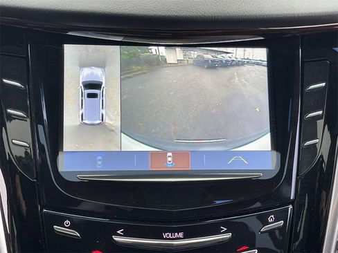 Used 2020 Cadillac Escalade Premium Luxury image 15