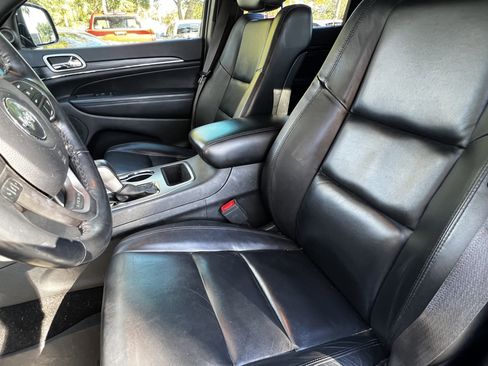 Used 2019 Jeep Grand Cherokee Limited image 17