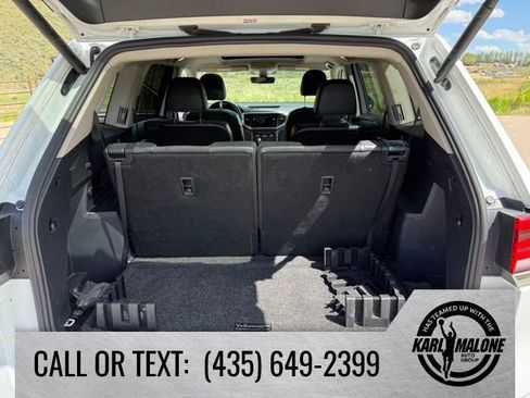Used 2022 Volkswagen Atlas SEL R-Line AWD/4WD image 34