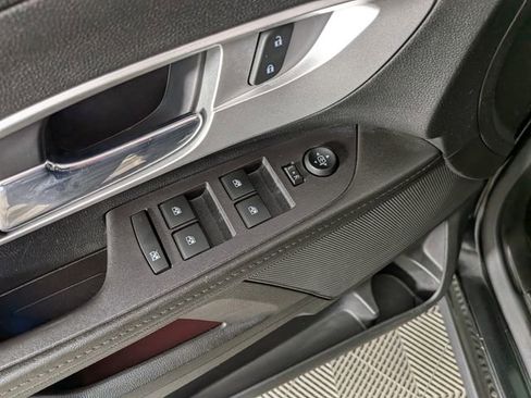 Used 2017 Chevrolet Equinox LT w/ Midnight Edition FWD image 13