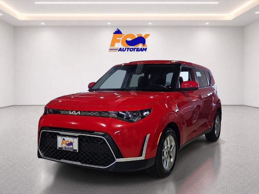 Used 2023 Kia Soul S FWD image 1