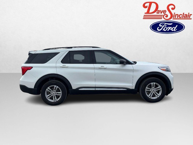 Certified 2024 Ford Explorer XLT w/ Equipment Group 202A AWD/4WD image 5