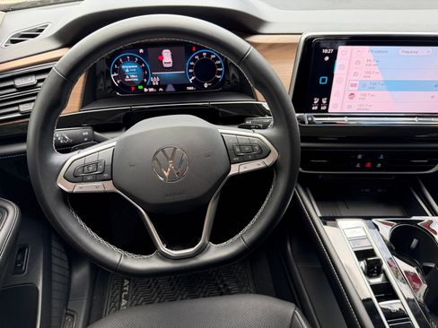 Certified 2026 Volkswagen Atlas SE FWD image 29