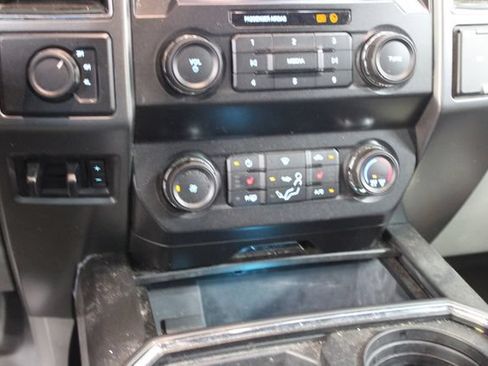 Used 2022 Ford F250 XLT w/ XLT Premium Package AWD/4WD image 21