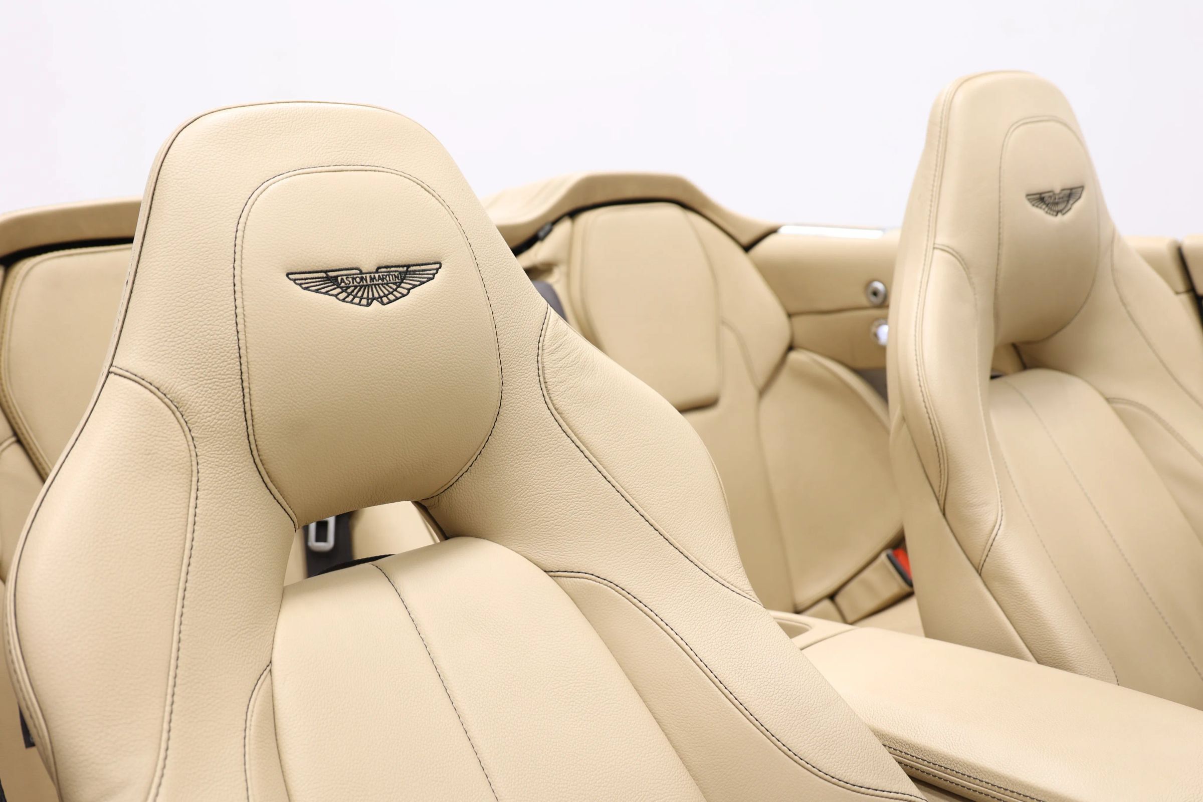 Used 2016 Aston Martin Vanquish Volante RWD image 72
