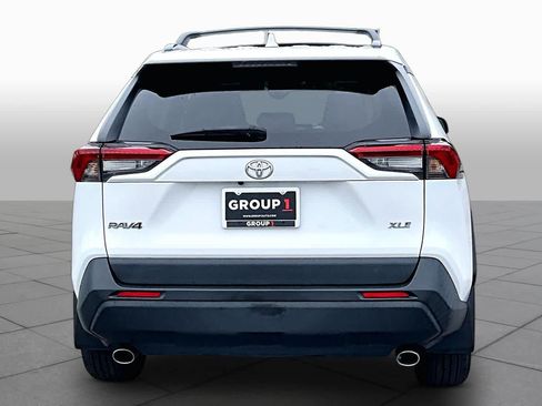 Used 2023 Toyota RAV4 XLE w/ Convenience Package FWD image 5