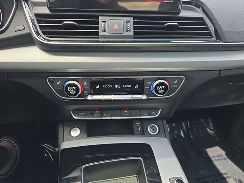 Used 2025 Audi Q5 2.0T Premium w/ Convenience Plus Package AWD/4WD image 26