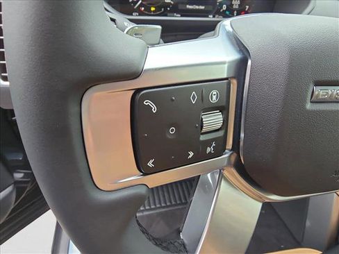 New 2025 Land Rover Discovery Dynamic SE image 20