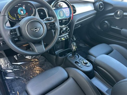 Used 2023 MINI Cooper SE image 4
