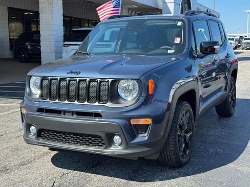 Used 2023 Jeep Renegade Altitude w/ Sun/Sound Group AWD/4WD image 9