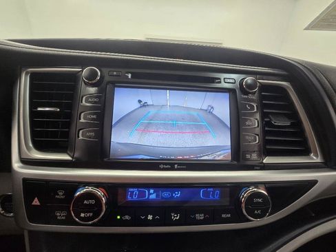 Used 2015 Toyota Highlander XLE FWD image 25