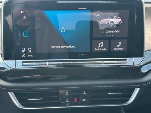 Used 2025 Volkswagen Atlas SE AWD/4WD image 20