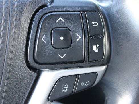 Used 2019 Toyota Highlander XLE image 35