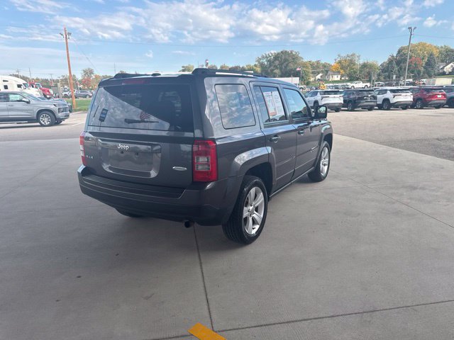 Used 2014 Jeep Patriot Latitude AWD/4WD image 4