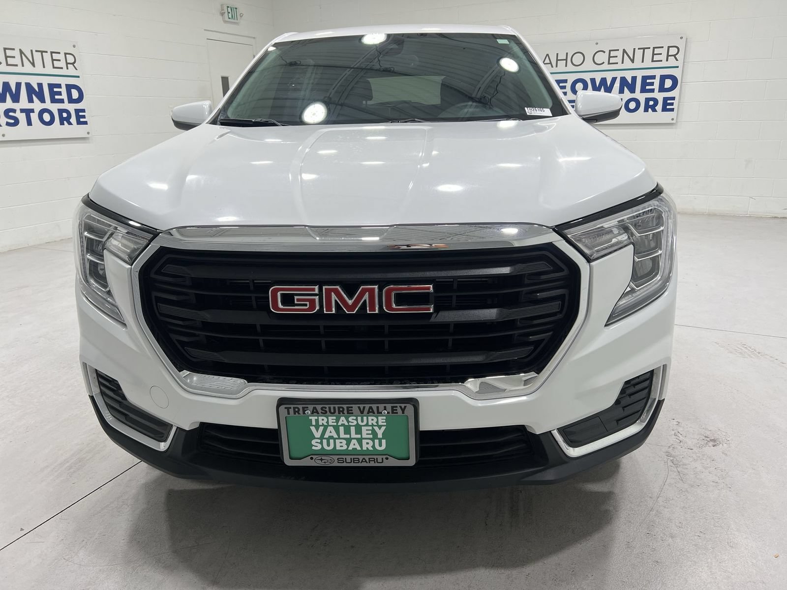 Used 2024 GMC Terrain SLE AWD/4WD image 3