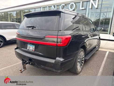 Used 2019 Lincoln Navigator Reserve AWD/4WD image 2