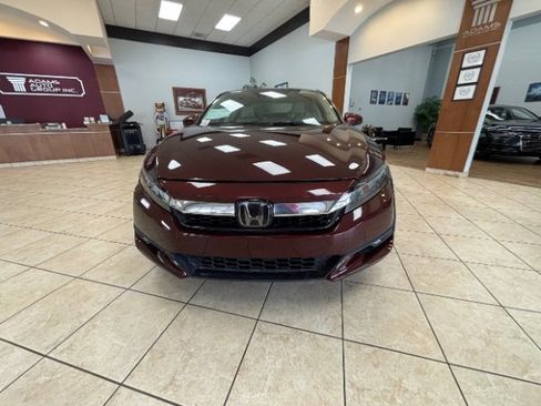 Used 2018 Honda Clarity Plug-In Hybrid image 2