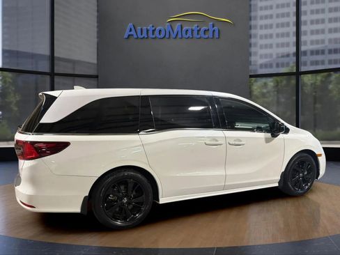 Used 2024 Honda Odyssey Sport image 11