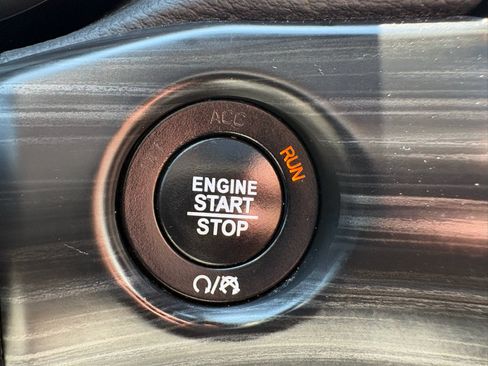 Used 2019 Jeep Grand Cherokee Limited w/ Luxury Group II AWD/4WD image 23