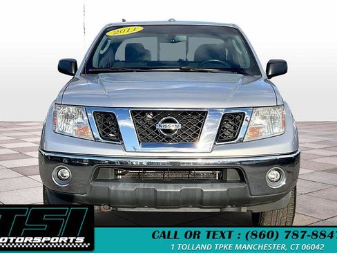 Used 2011 Nissan Frontier SV w/ SV Premium Utility Pkg image 3