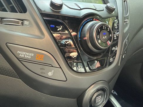 Used 2016 Hyundai Veloster Turbo FWD image 20