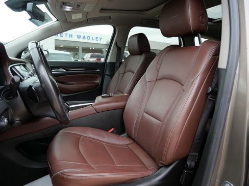 Used 2020 Buick Enclave Avenir w/ Avenir Technology Package FWD image 19