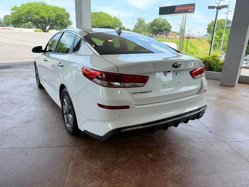 Used 2020 Kia Optima LX FWD image 4