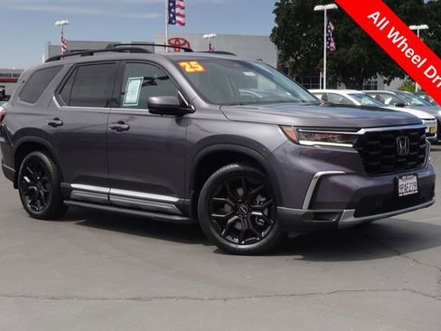 Used 2025 Honda Pilot Elite image 6