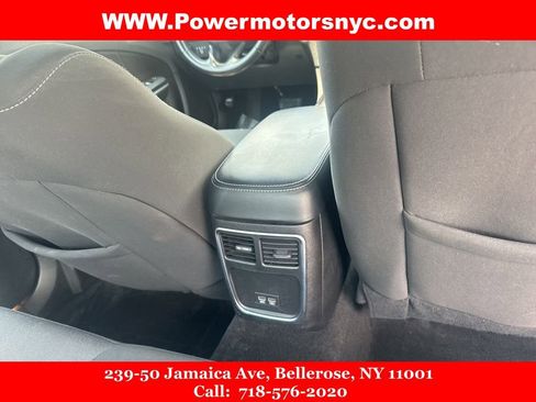 Used 2022 Dodge Charger SXT image 18