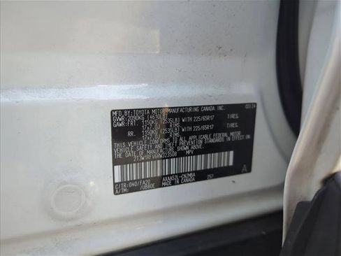 Used 2024 Toyota RAV4 XLE w/ Convenience Package image 2