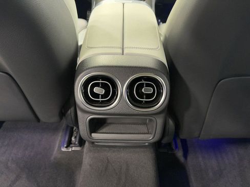 Used 2025 Mercedes-Benz GLC 350e 4MATIC w/ AMG Line image 28