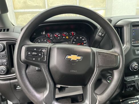 Used 2024 Chevrolet Silverado 2500 W/T image 2