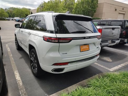 Certified 2023 Jeep Grand Cherokee Overland AWD/4WD image 4