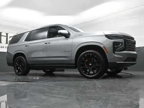 Used 2025 Chevrolet Tahoe High Country AWD/4WD image 2