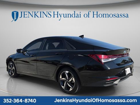 Used 2023 Hyundai Elantra SEL w/ Convenience Package image 10