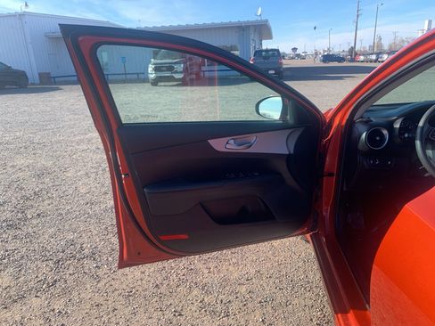Used 2023 Kia Forte LXS w/ LXS Technology Package image 14