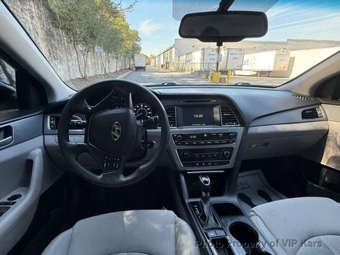 Used 2017 Hyundai Sonata SE image 12
