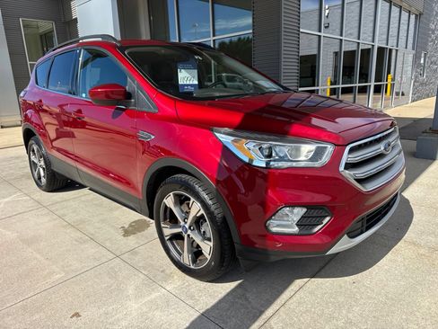 Certified 2017 Ford Escape SE w/ SE Leather Comfort Package AWD/4WD image 10