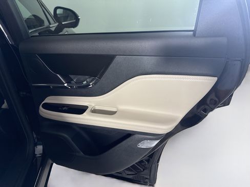 Used 2025 Lincoln Corsair FWD w/ Equipment Group 101A image 28