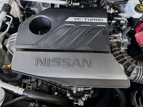 Used 2024 Nissan Rogue SV image 39