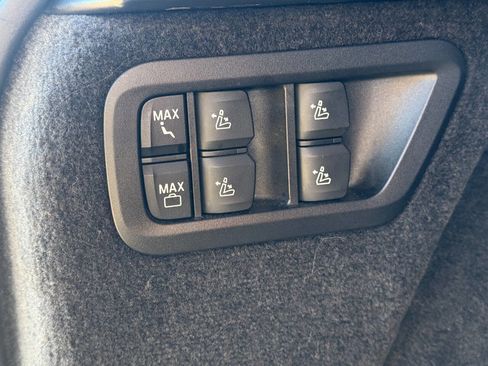 Used 2024 BMW X7 xDrive40i w/ Executive Package image 30