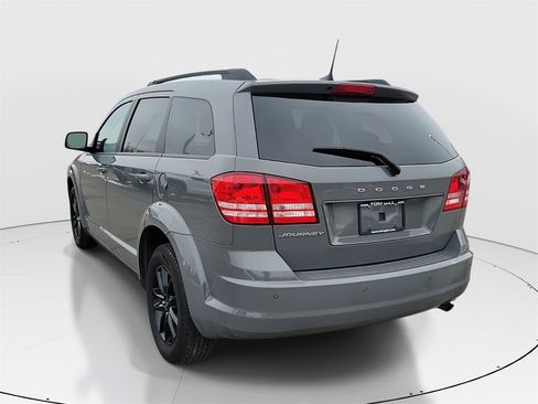 Used 2020 Dodge Journey SE w/ SE Popular Equipment Group image 3