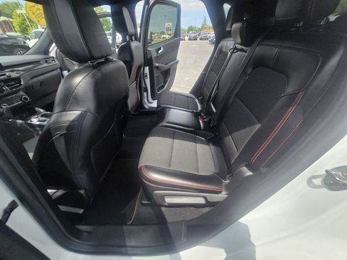 Used 2023 Ford Escape ST-Line Select AWD/4WD image 10